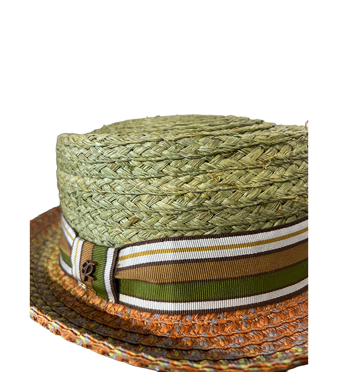 Cappello Pork Pie in paglia intrecciata verde con fascia decorativa
